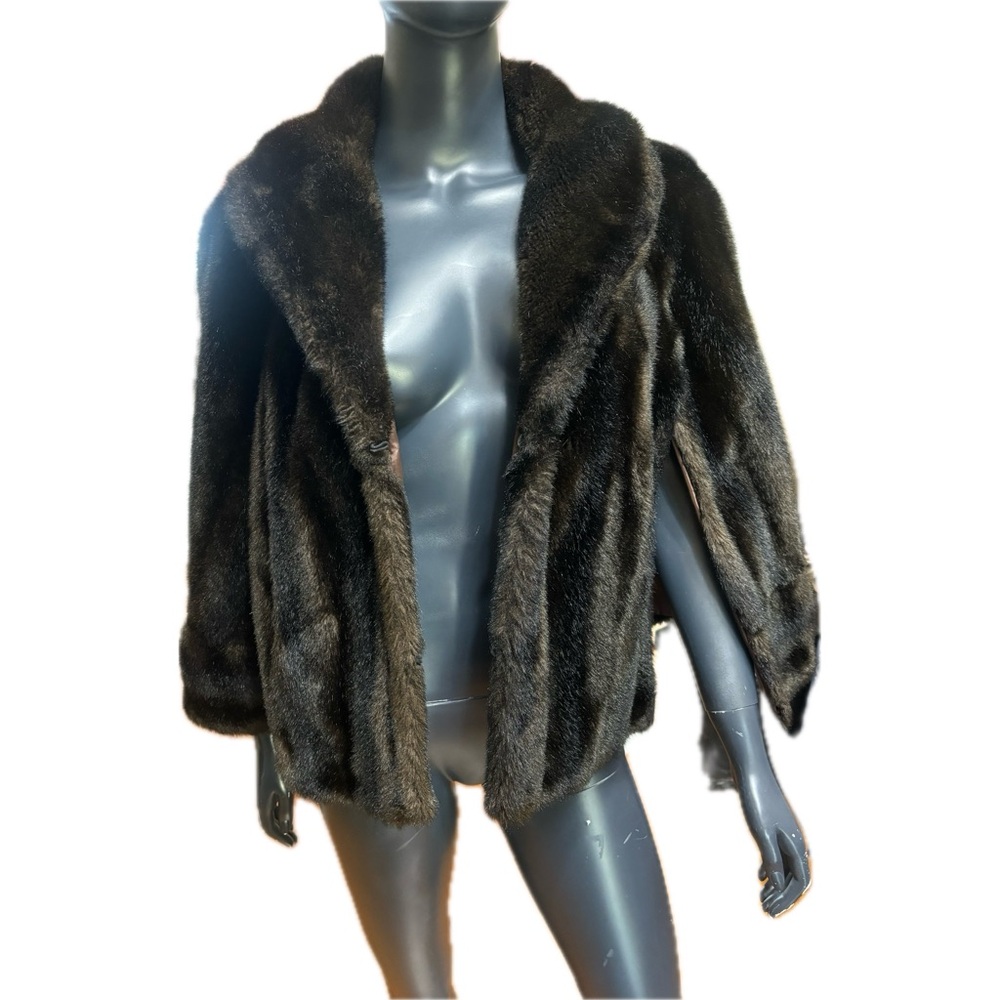 Vintage Elite Tissavel Cape/Cloak (France Faux Fur) Over the shoulder One Size